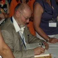 Albacete (2009). Firma de ejemplares por Juan Eslava Galán