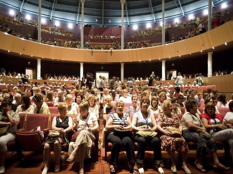 Albacete (2009). Afluencia de público al Teatro Circo.