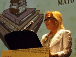 Alcaldesa presentando el evento Alcaldesa presentando el evento