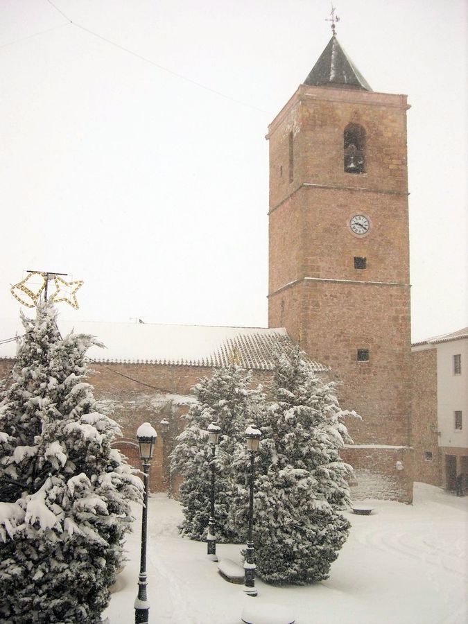 Iglesia y Plaza con nieve