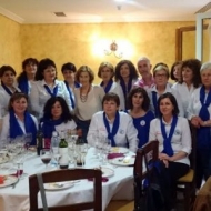 Voluntarias clubes de Munera con Julia Navarro